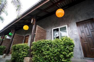 هتل Home Inn Pai Garden