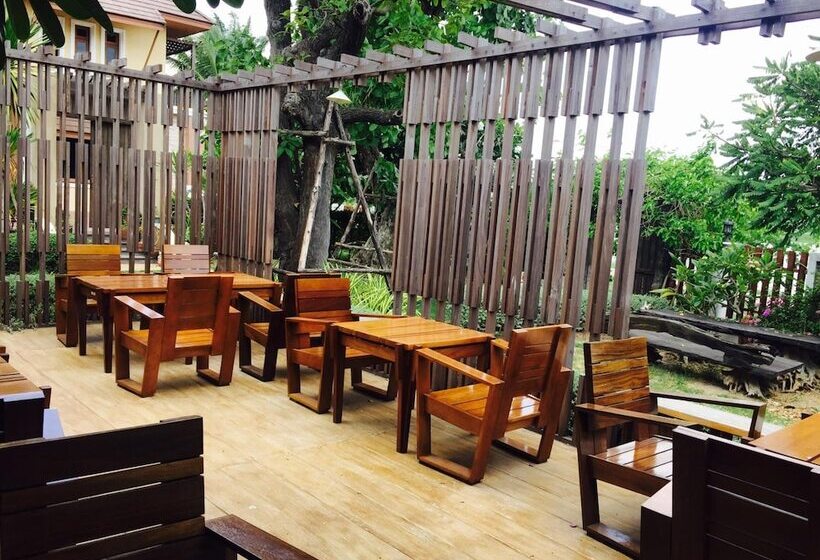 בית מלון כפרי Huaymuang Apartment