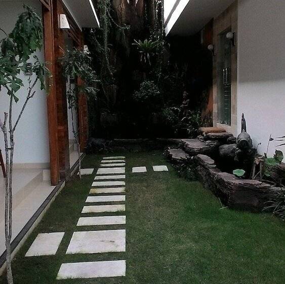 هتل Kubu Bali Suite Seminyak