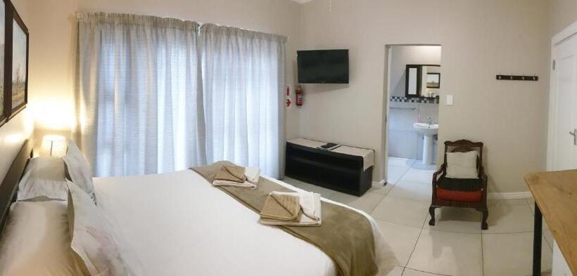 Metime Guesthouse & Self Catering