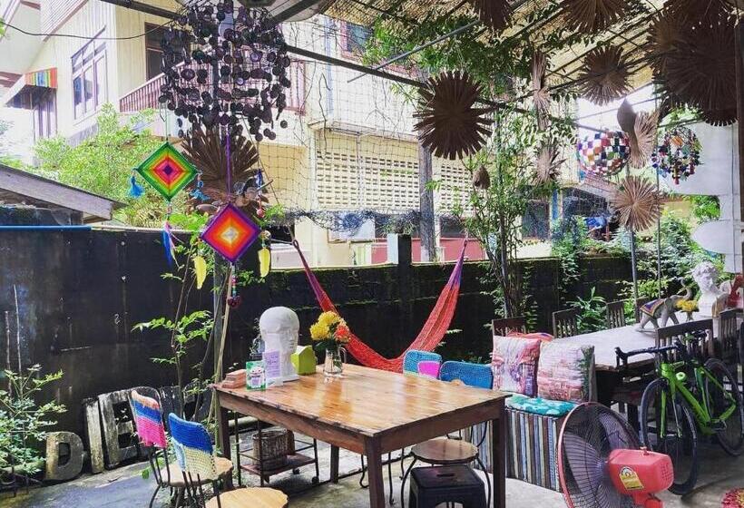 پانسیون Artist S Place Trat
