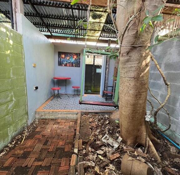 پانسیون Artist S Place Trat