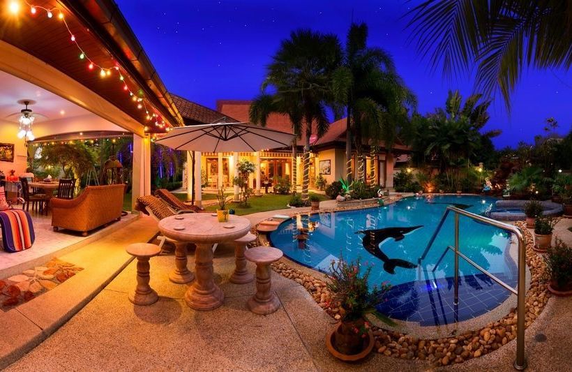Relaxing Palm Pool Villa