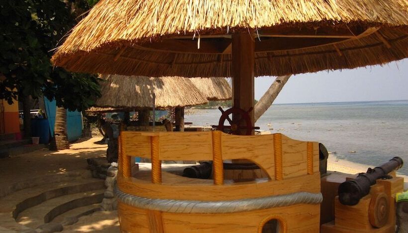 تختخواب و صبحانه Larantuka Beach Apartments