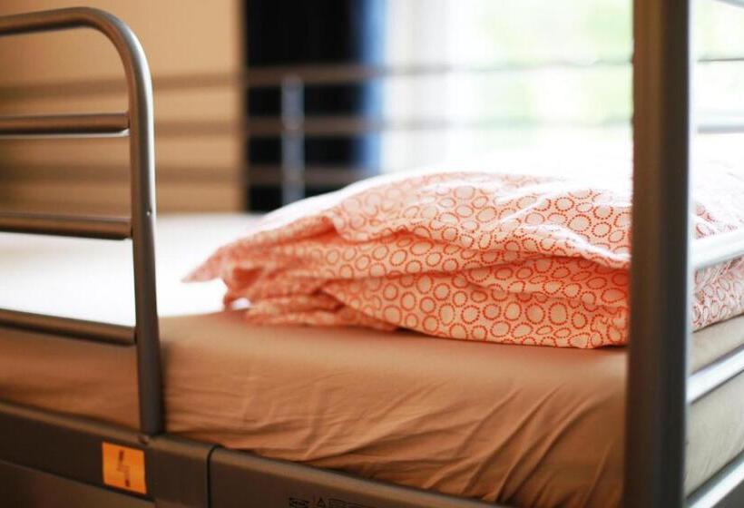 هتل Ik Okęcie 39   Nocleg I Parking Blisko Lotnisko Okęcie