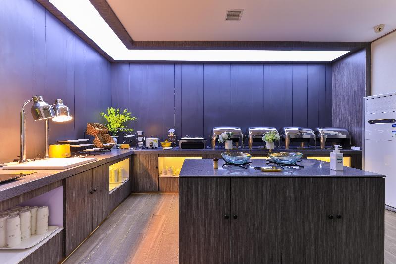 Отель Jinjiang Inn Qingdao Chongqing South Road Metro