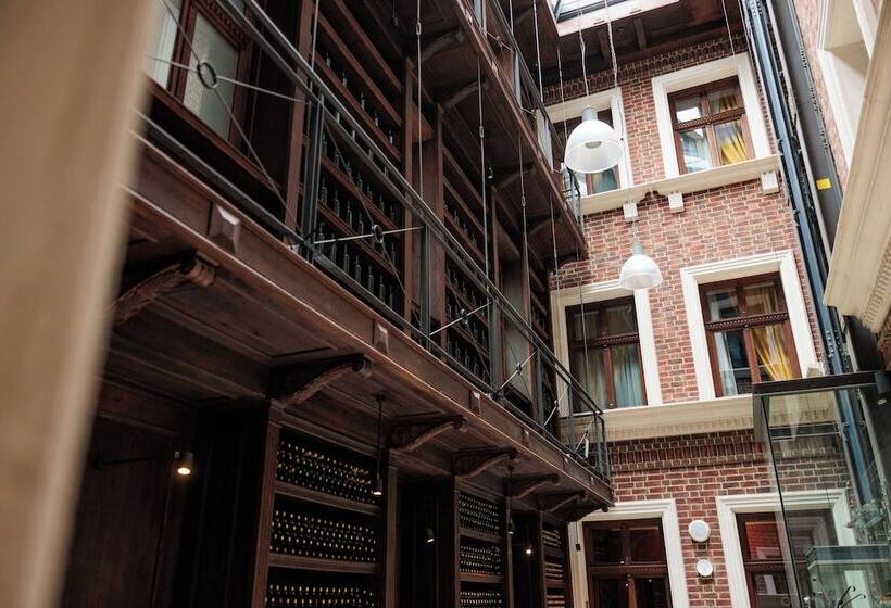 ホテル Palazzo Rosso Old Town