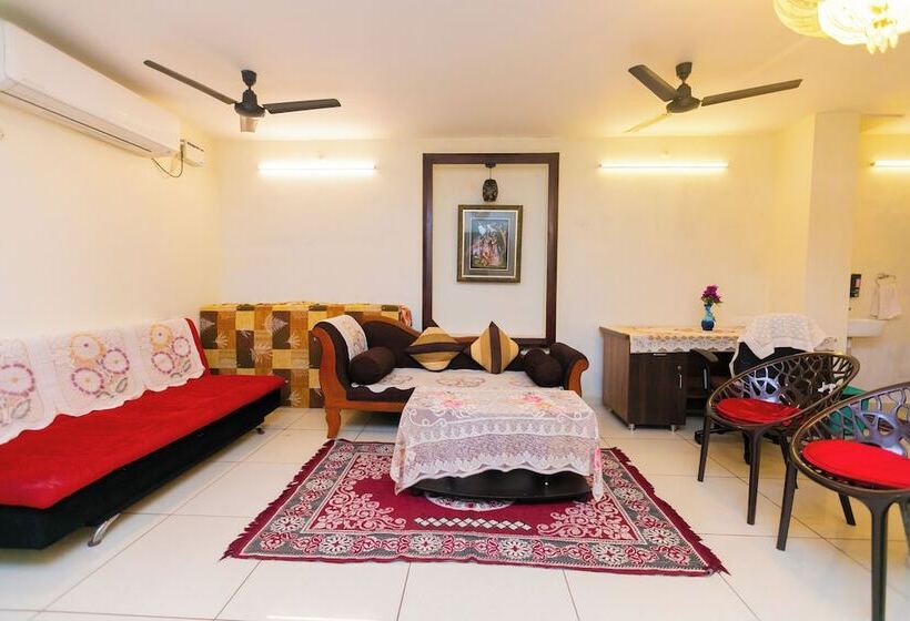 تختخواب و صبحانه Roscotel Bay Stays 2bhk Near White Town