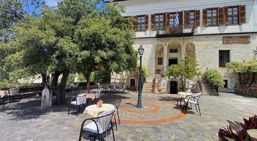 هتل Archontiko Kantartzi
