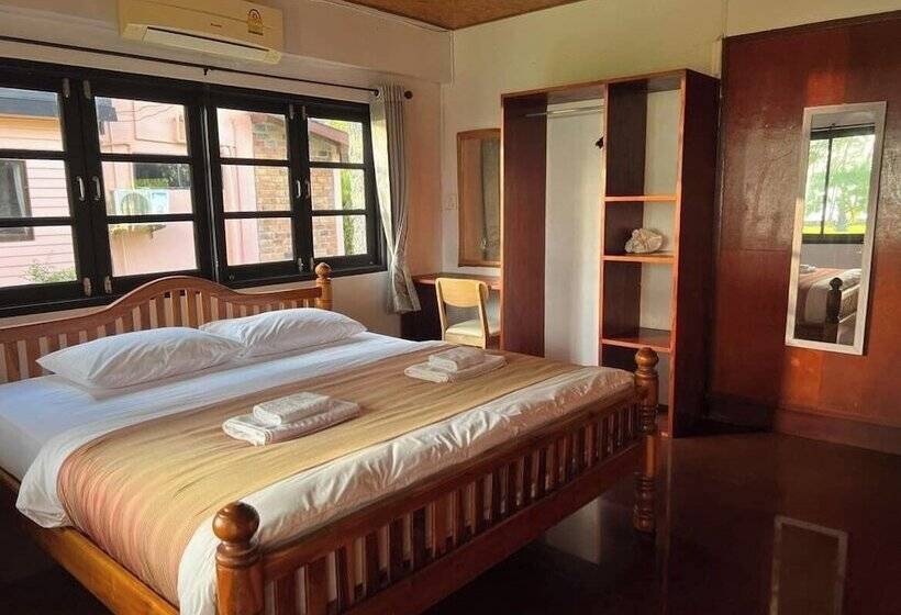 酒店 The Chevalley Beach Resort