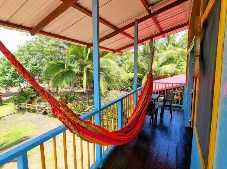 هتل Tortuga Bay Eco