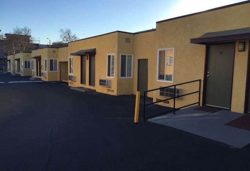 Deluxe Motel