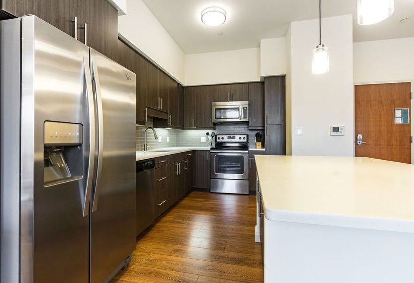 Global Luxury Suites At The Charles River