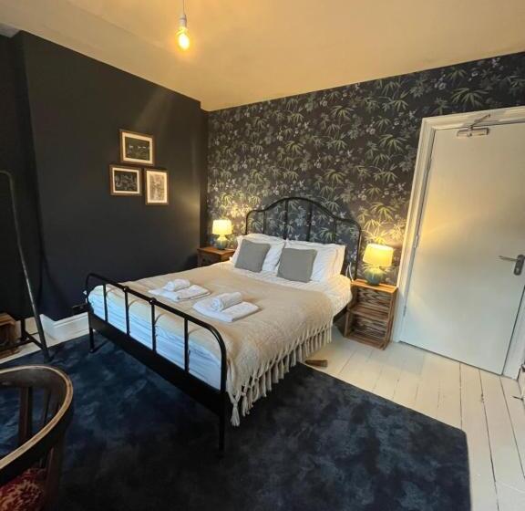 簡易ホテル Kings Arms