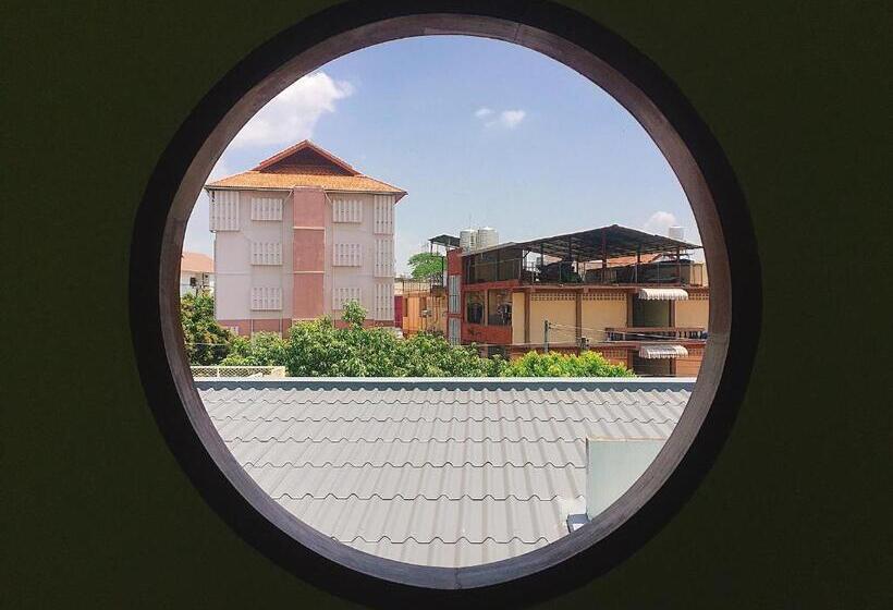 هتل Chor Chang House