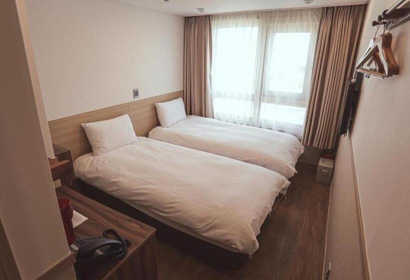 هتل Kenny Stay Jeju Seogwipo