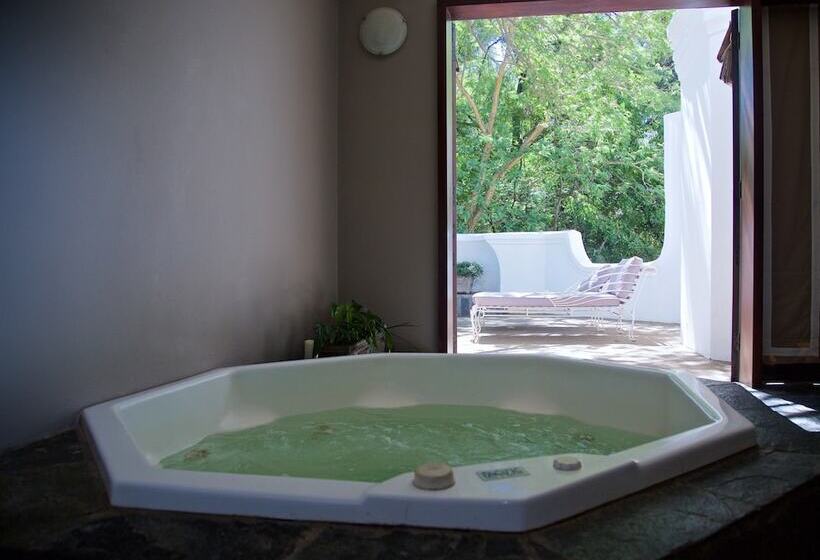 Отель Leeuwenhof Country Lodge & Garden Spa