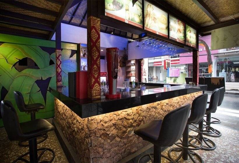 호텔 Reddoorz Near Seminyak Beach