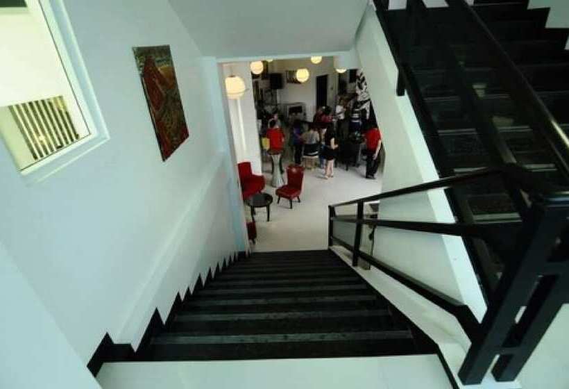 هتل The Apple Peach House