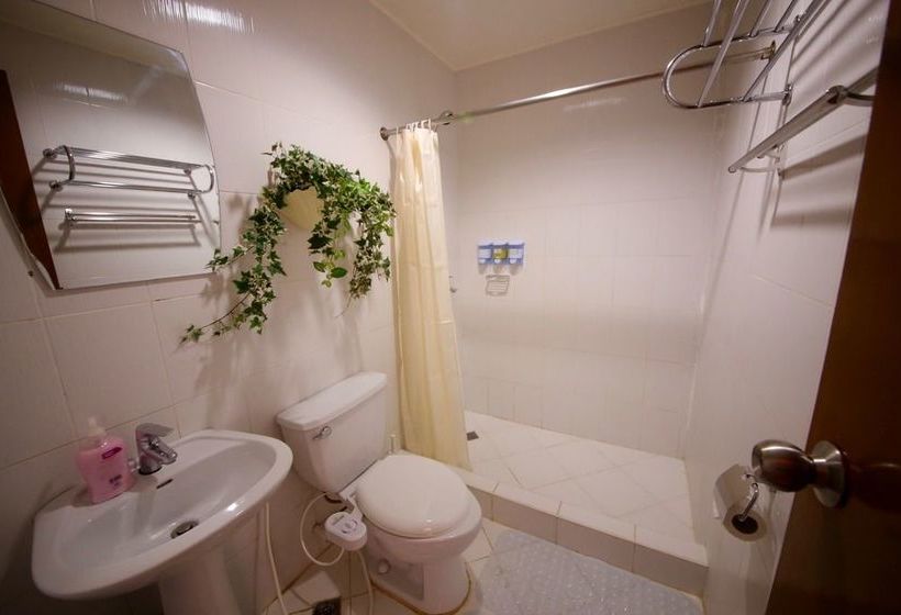 פנסיון Dee Guesthouse White Sands