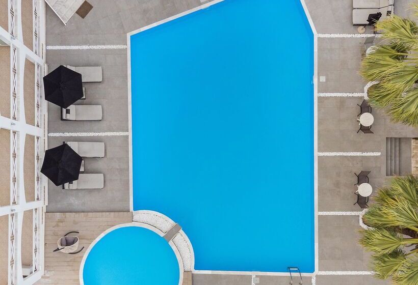 Stavros Beach