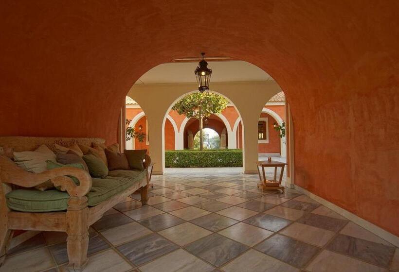 Villa Veneziano Suites & Villa