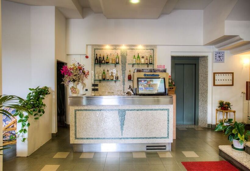 تختخواب و صبحانه Albergo Villa Lucia