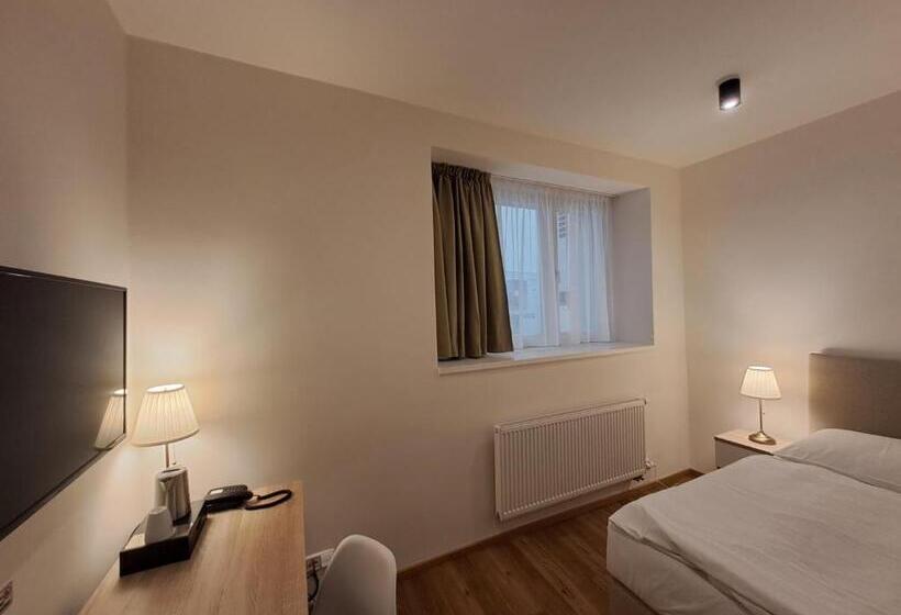 Fotos del hotel Garden Court:  16