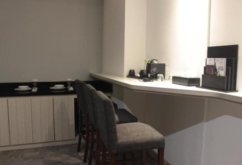 هتل Mercure Jayapura