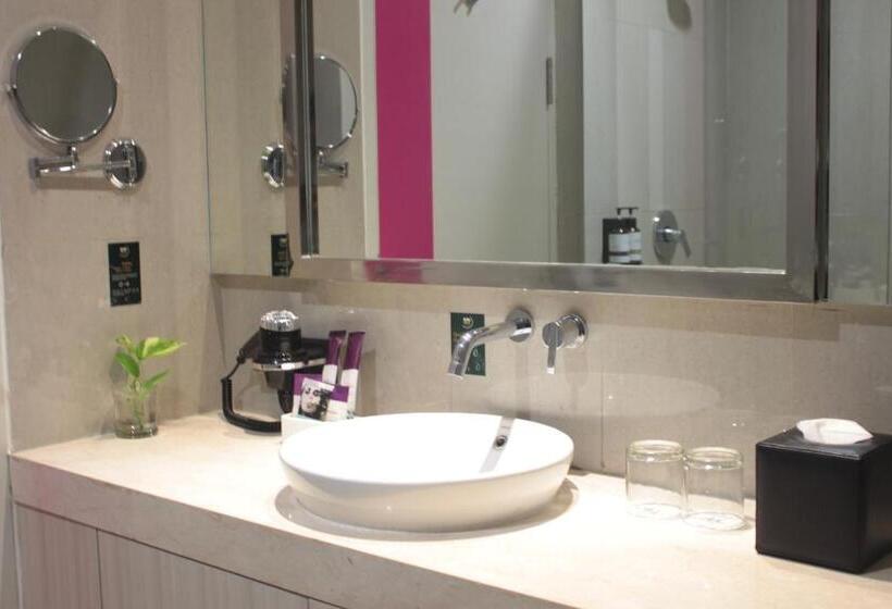 هتل Mercure Jayapura