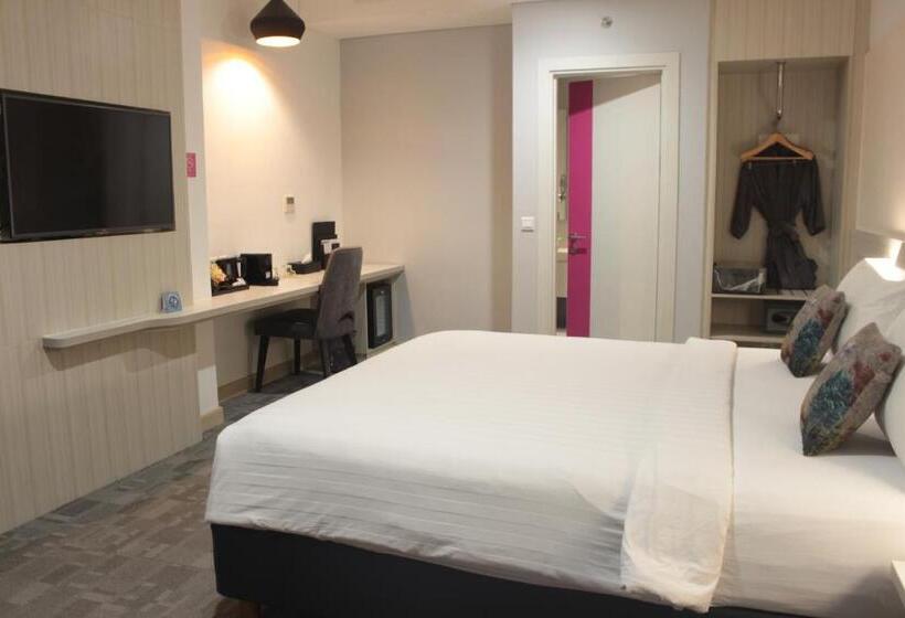 هتل Mercure Jayapura