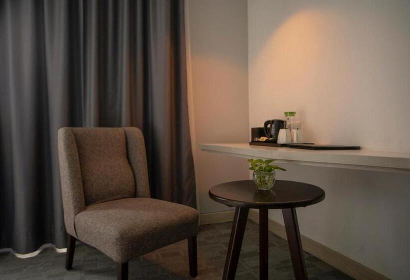 هتل Mercure Jayapura