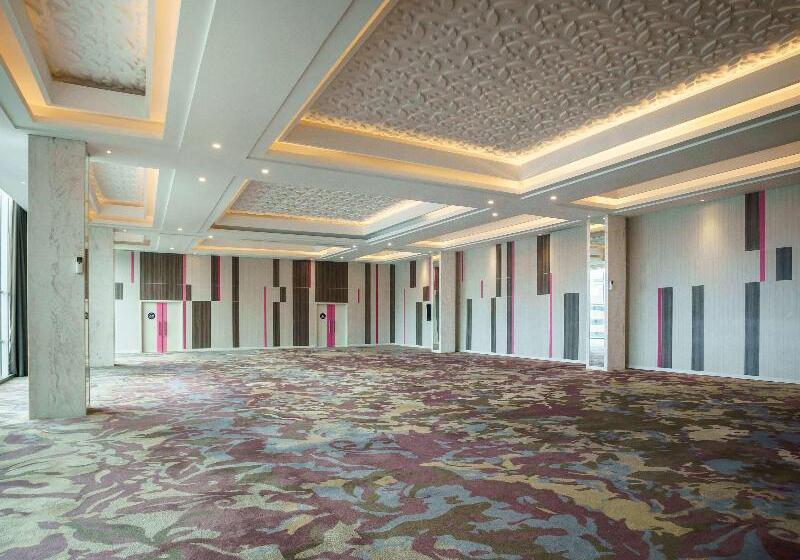 هتل Mercure Jayapura