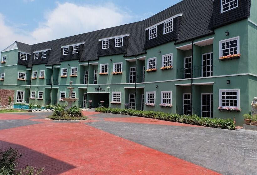هتل Na Banmae Resort