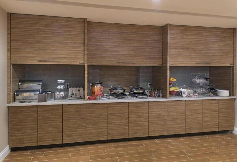 בית מלון כפרי Towneplace Suites Lake Charles