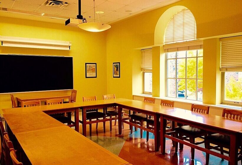 هاستل University Of King S College
