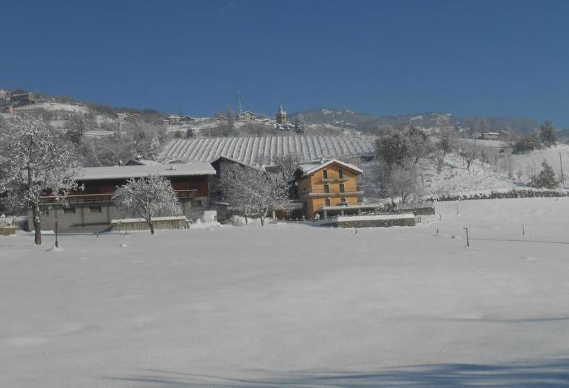 مبيت وإفطار Affittacamere Les Noyers