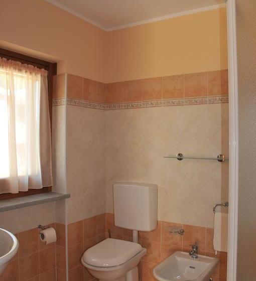 مبيت وإفطار Affittacamere Les Noyers