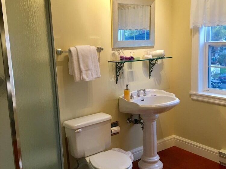 تختخواب و صبحانه Treadwell Inn