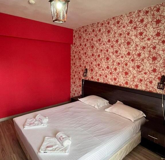 Family Hotel Emaly 2