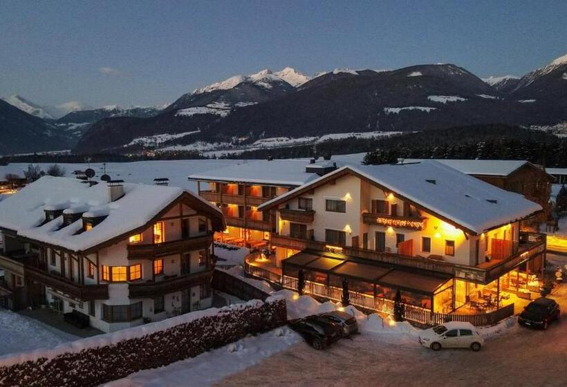 هتل B&b Feldmessner