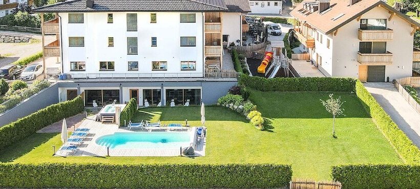 هتل B&b Feldmessner