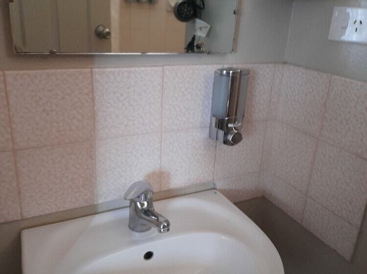 Мотель Aromet Motor Inn
