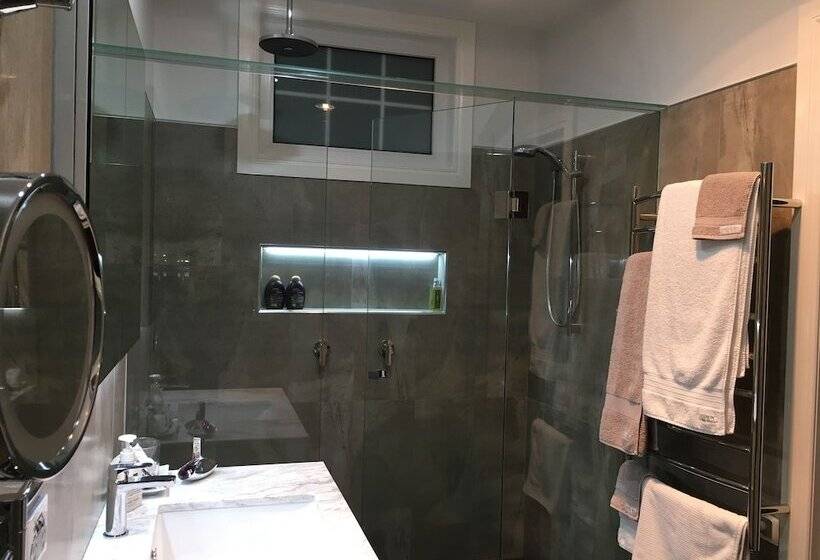 Noah's Stanley Luxury Bed And Breakfast