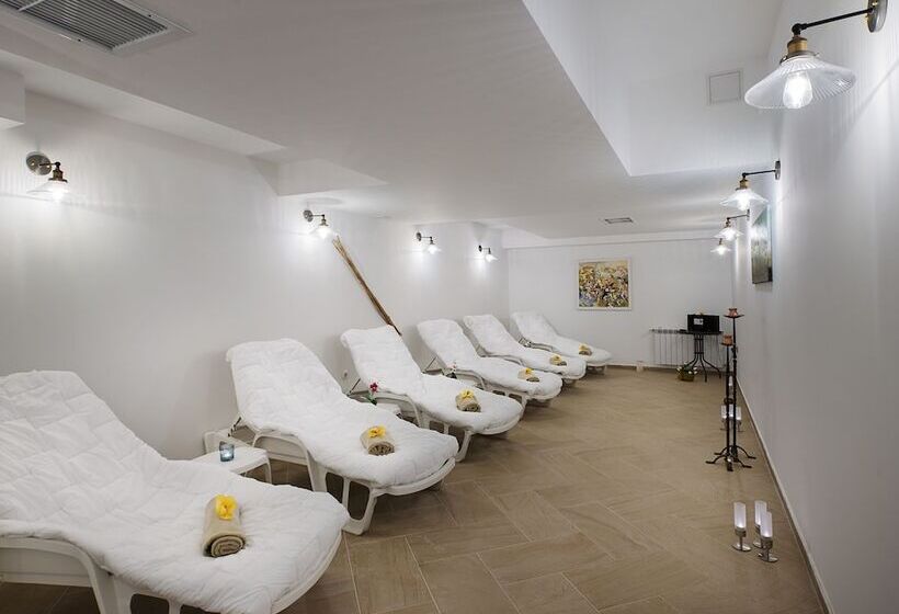 استراحتگاه Park Hotel And Spa Vella Hills