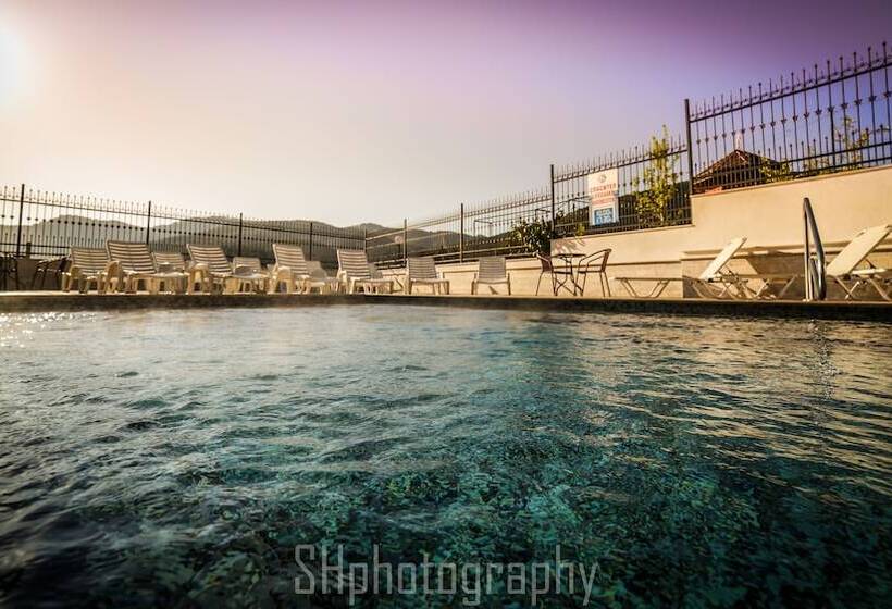 استراحتگاه Park Hotel And Spa Vella Hills