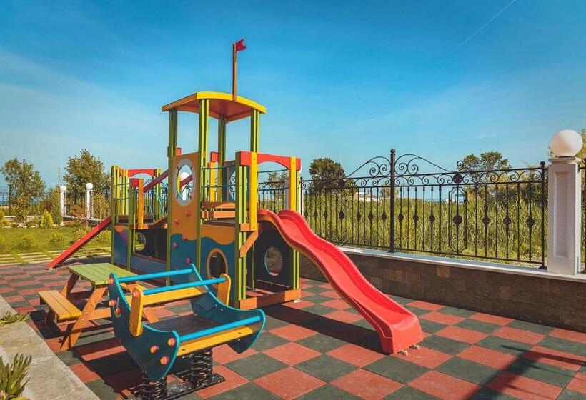 Sunny Castle Hotel   All Inclusive And Free Parking