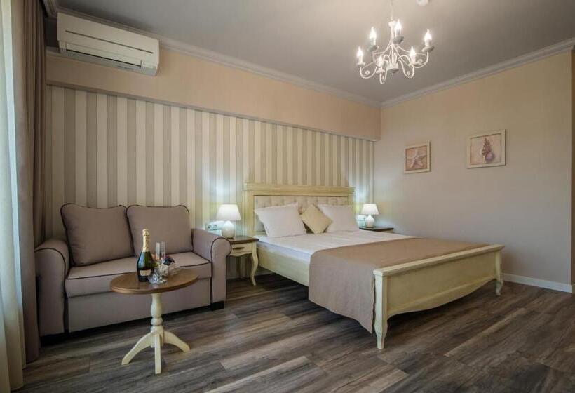 Sunny Castle Hotel   All Inclusive And Free Parking