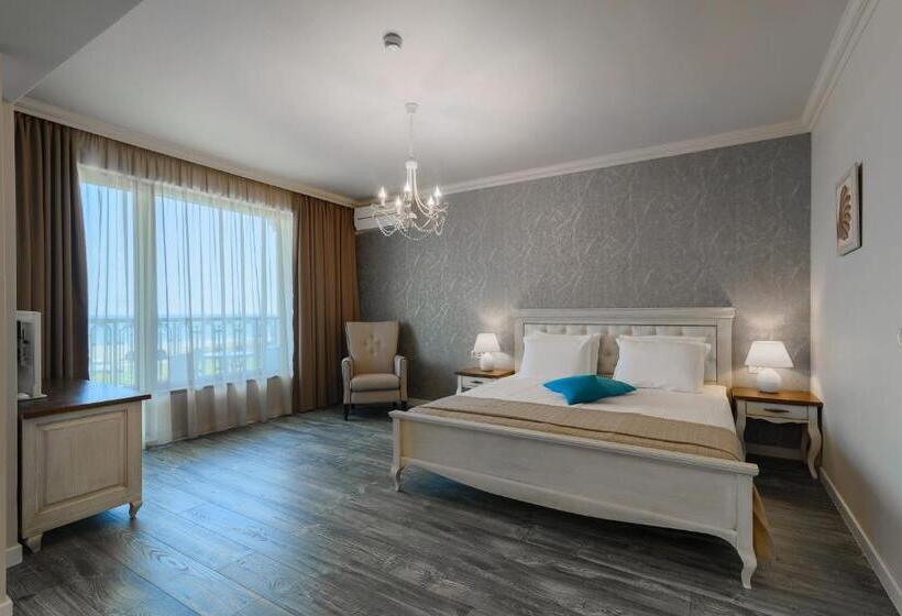Sunny Castle Hotel   All Inclusive And Free Parking