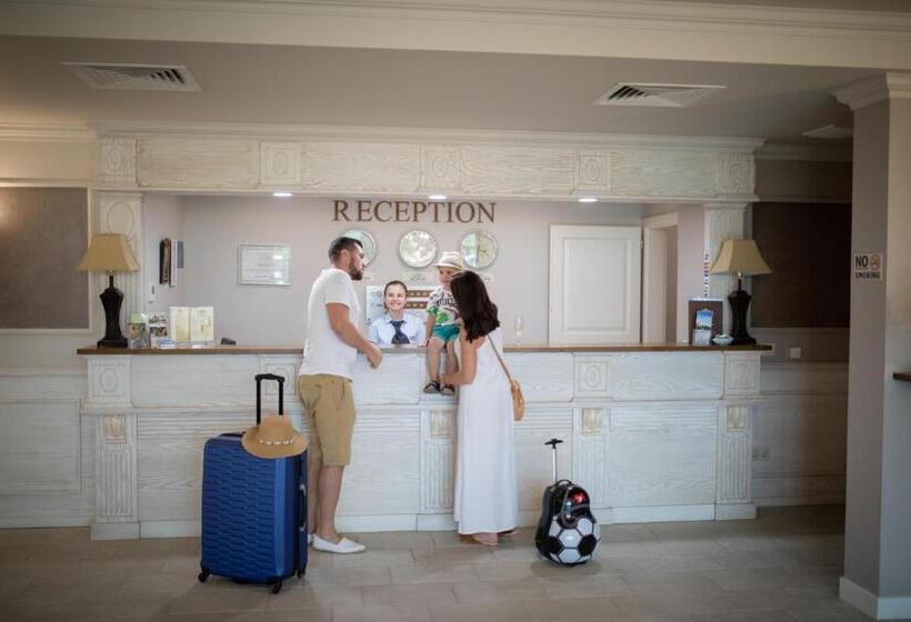 Sunny Castle Hotel   All Inclusive And Free Parking